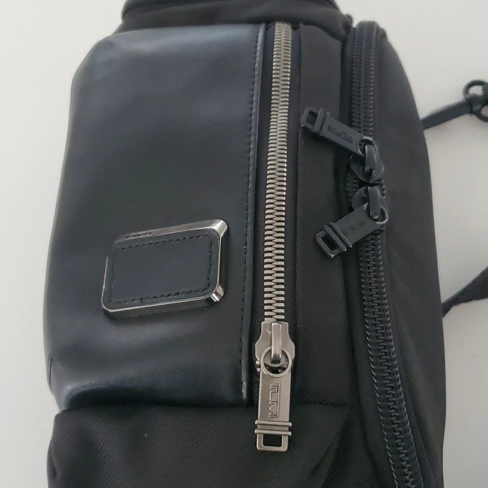 Tumi Alpha Black Ballistic Nylon & Leather Bravo Kelley Sling Bag